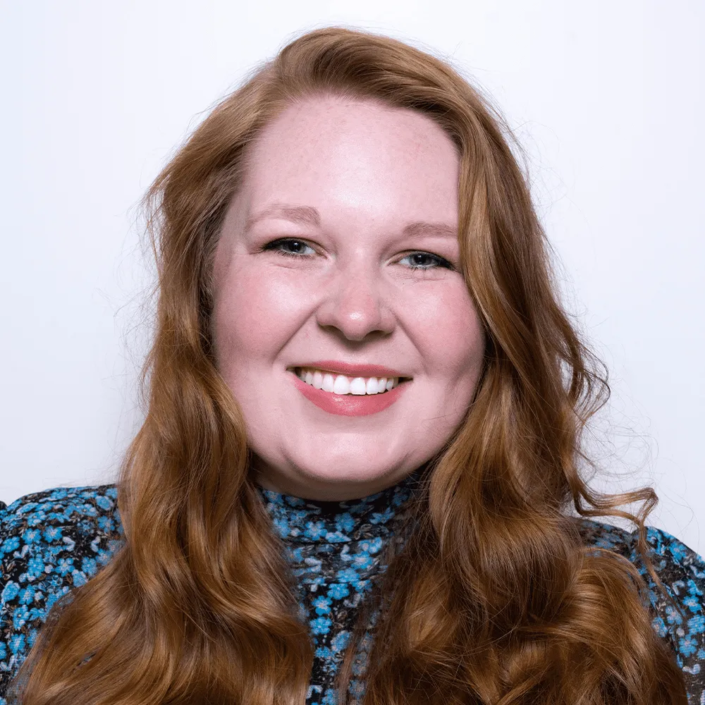 Lindsey Brakhage, Store Specialist.